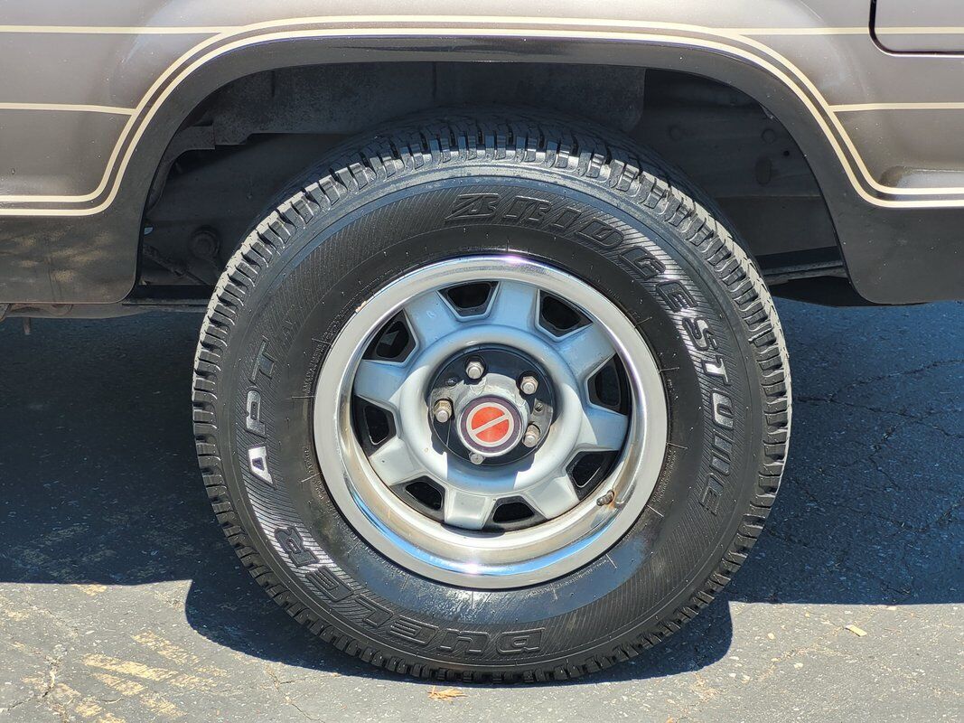 Ford-Bronco-SUV-1989-Red-Gray-168696-15