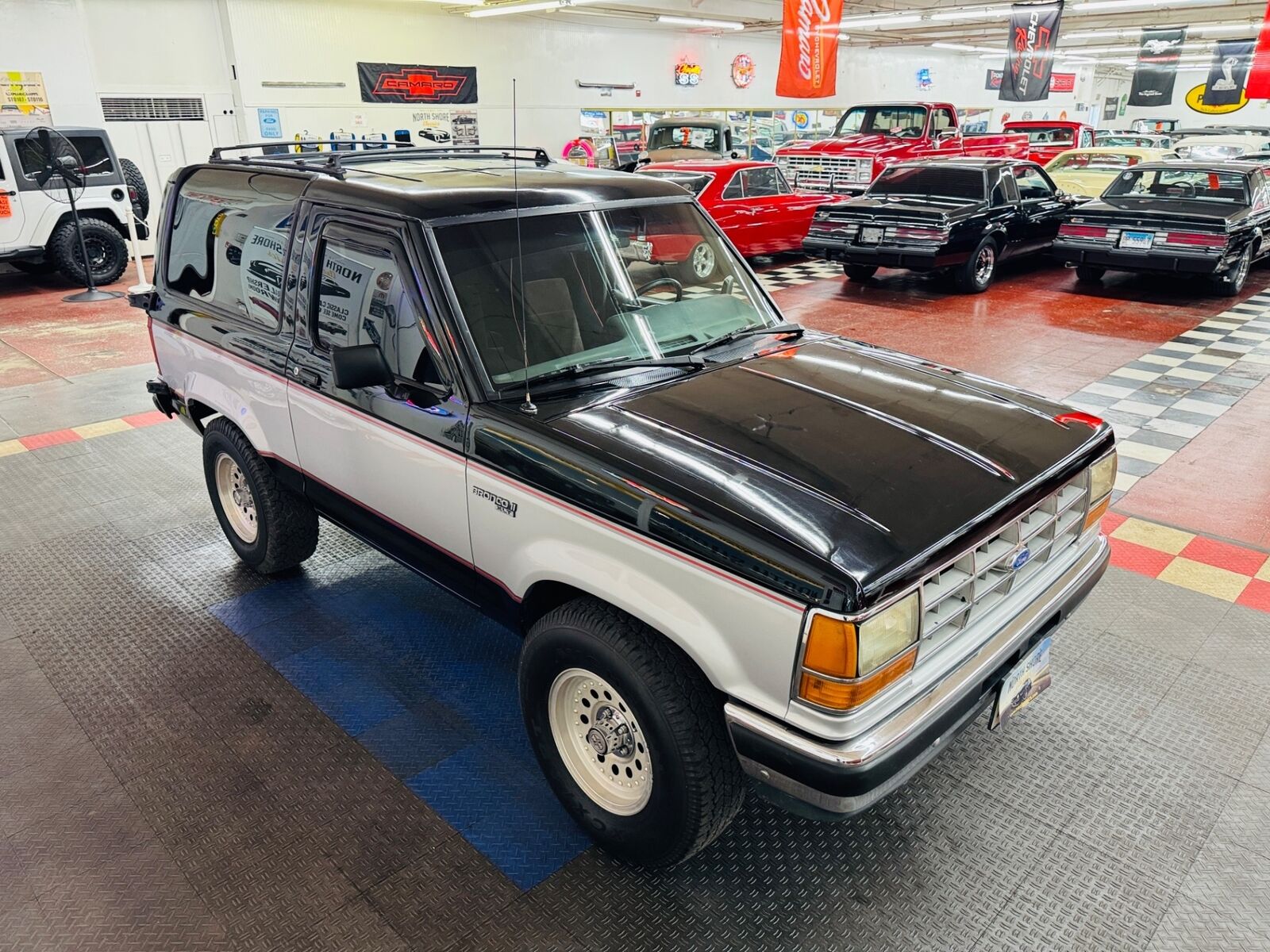 Ford-Bronco-SUV-1990-Black-Gray-89053-30