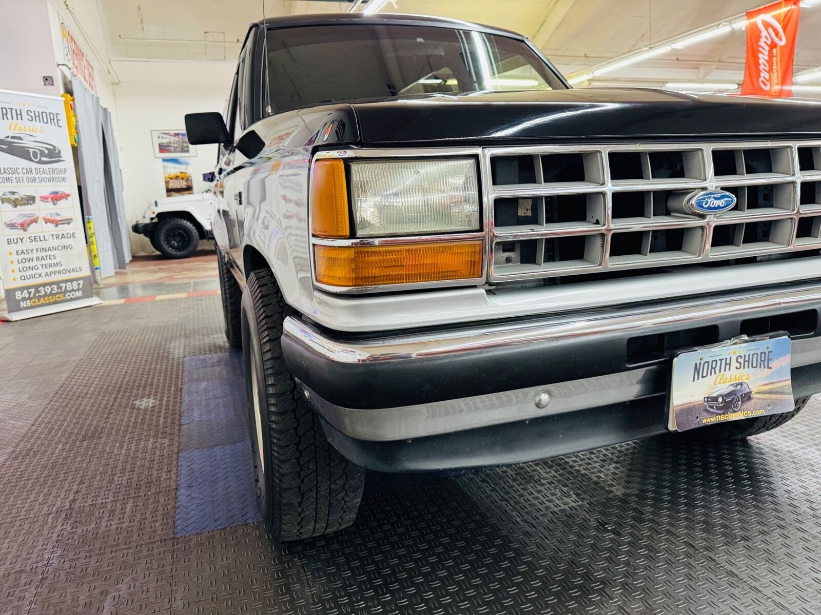 Ford-Bronco-SUV-1990-Black-Gray-89053-7