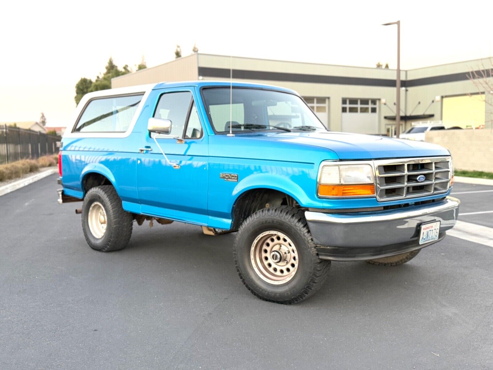 Ford Bronco SUV 1995