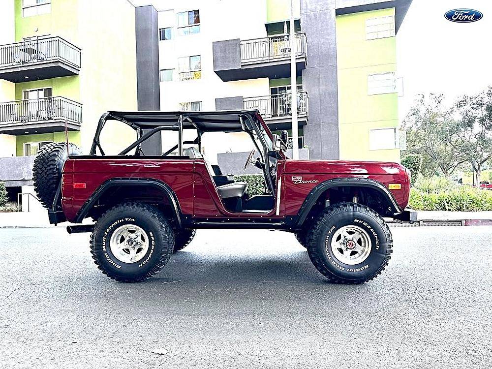 Ford-Bronco-complete-restoration-1976-custom-30478-5