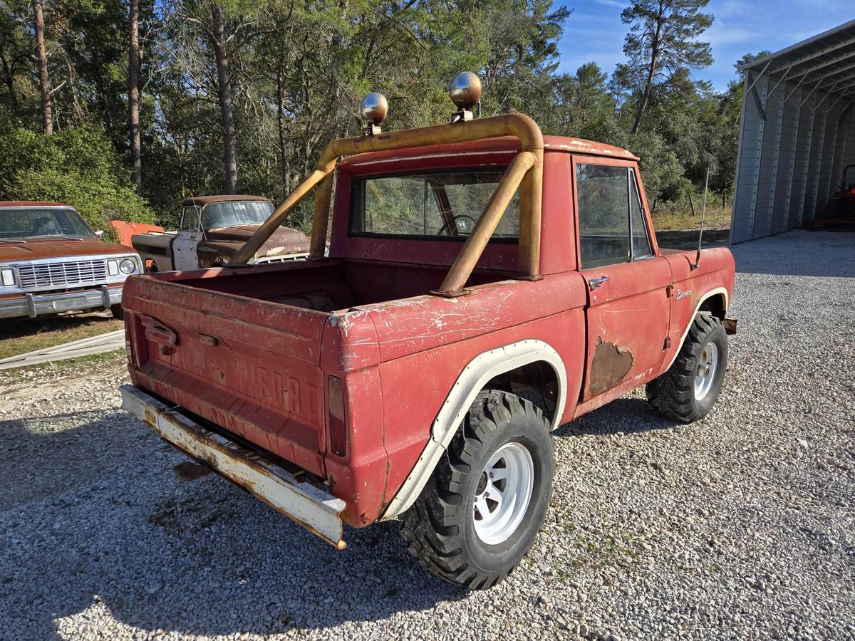 Ford-Bronco-half-cab-1966-3