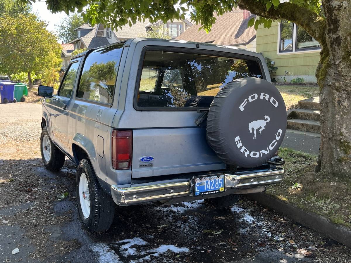 Ford-Bronco-ii-1985-blue-173809-2