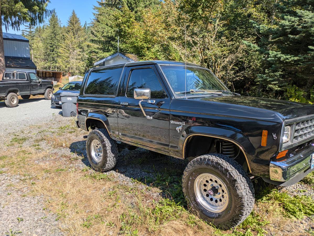 Ford-Bronco-ii-1985