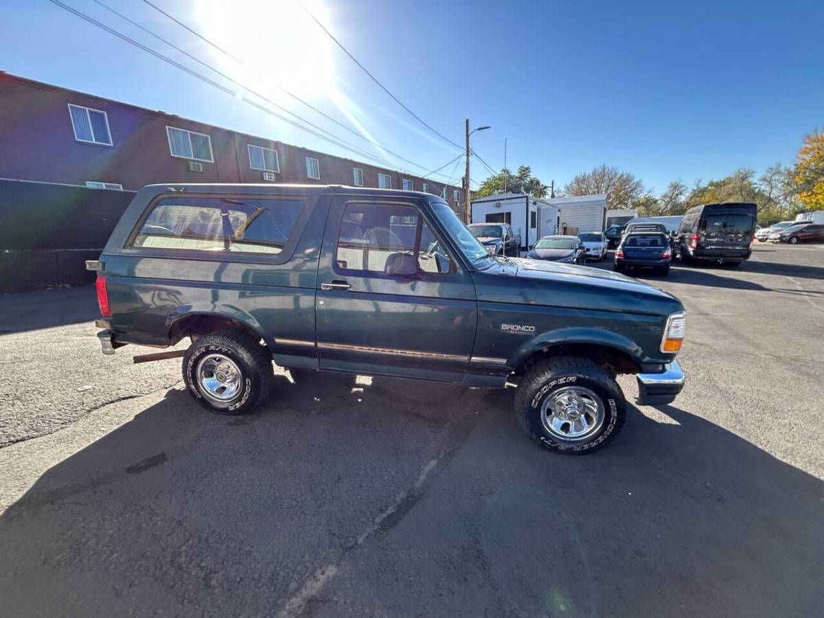 Ford-Bronco-xlt-2dr-suv-1995-11