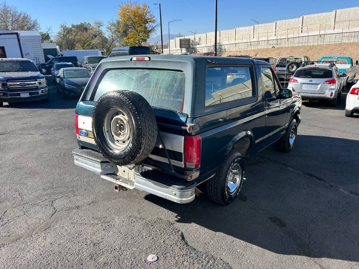 Ford-Bronco-xlt-2dr-suv-1995-8