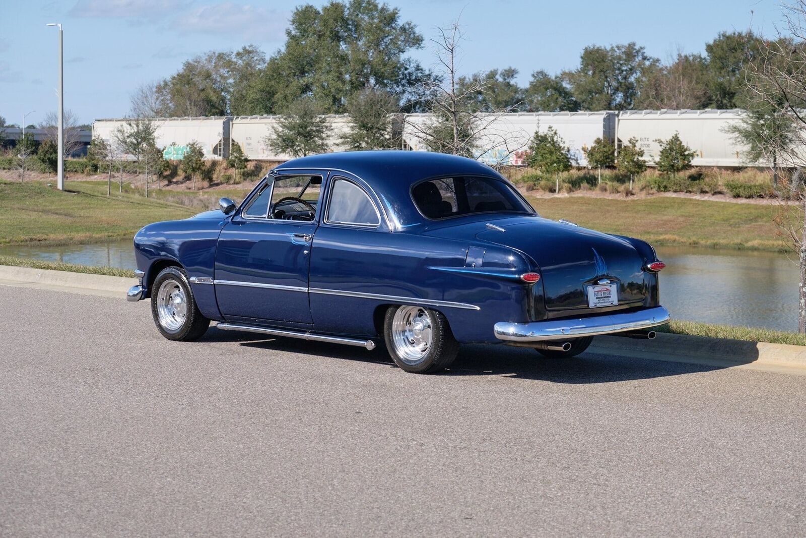 Ford-Club-Coupe-1950-Blue-Gray-54644-3