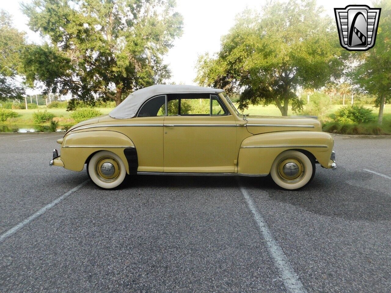 Ford-Convertible-Cabriolet-1948-Yellow-24858-40005-3