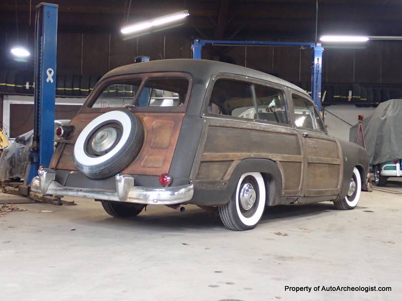 Ford-Country-squire-wagon-1951-black-146450-4