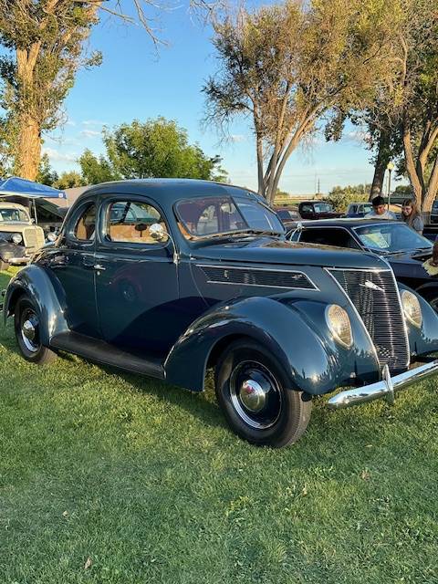 Ford-Coupe-1937-1