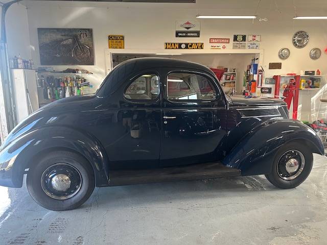 Ford-Coupe-1937-11