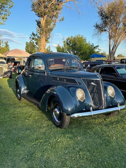 Ford-Coupe-1937