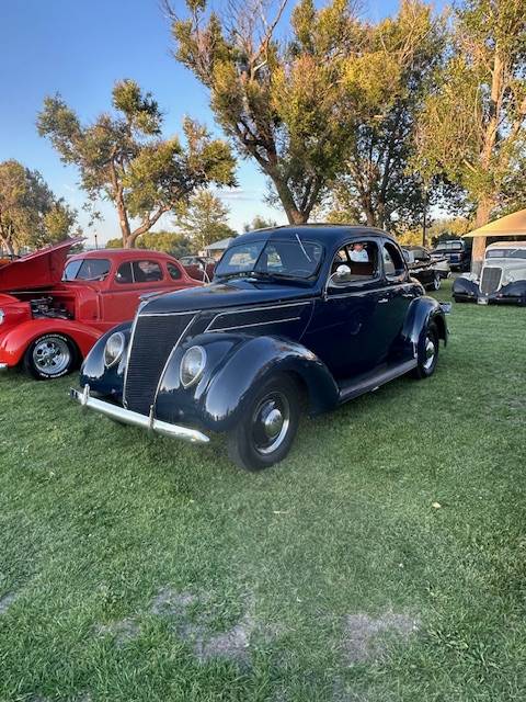 Ford-Coupe-1937-2