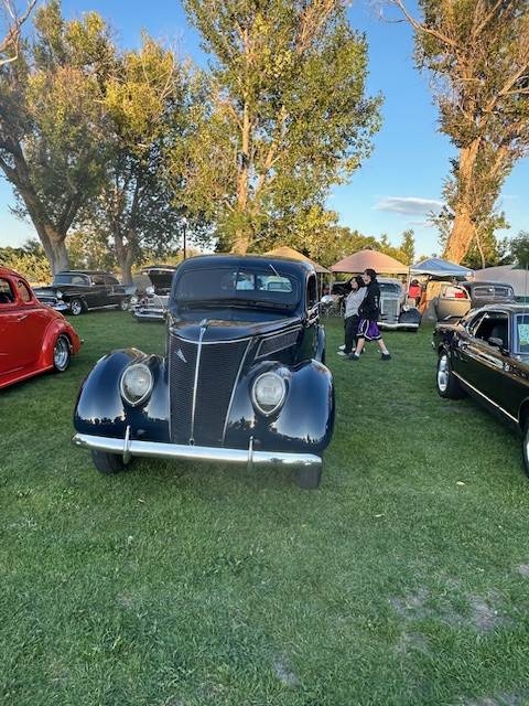 Ford-Coupe-1937-3