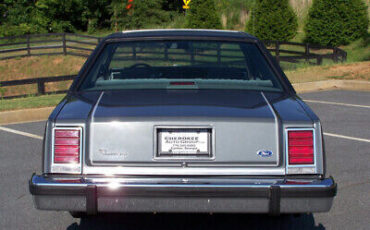 Ford-Crown-Victoria-Coupe-1986-Gray-Gray-64016-20