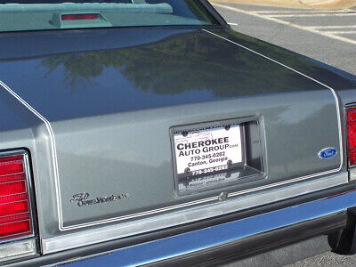 Ford-Crown-Victoria-Coupe-1986-Gray-Gray-64016-21