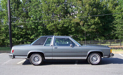 Ford-Crown-Victoria-Coupe-1986-Gray-Gray-64016-4