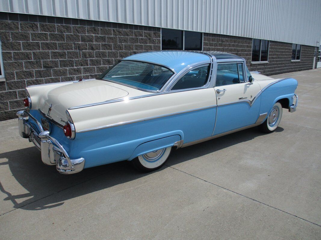 Ford-Crown-Victoria-Skyliner-Glasstop-1955-7