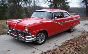 Ford-Crown-victoria-1956-red-1609