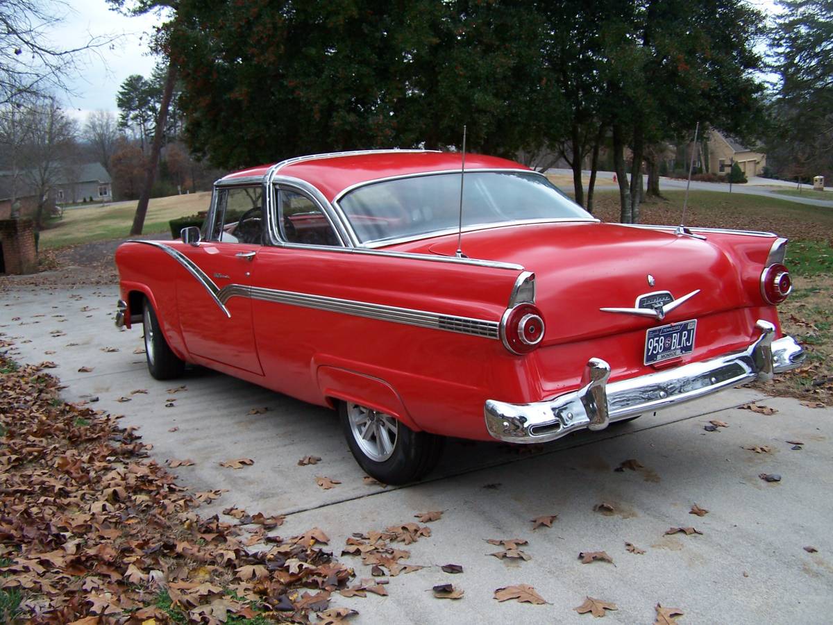 Ford-Crown-victoria-1956-red-1609-4