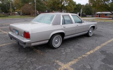 Ford-Crown-victoria-1991-silver-151278-2