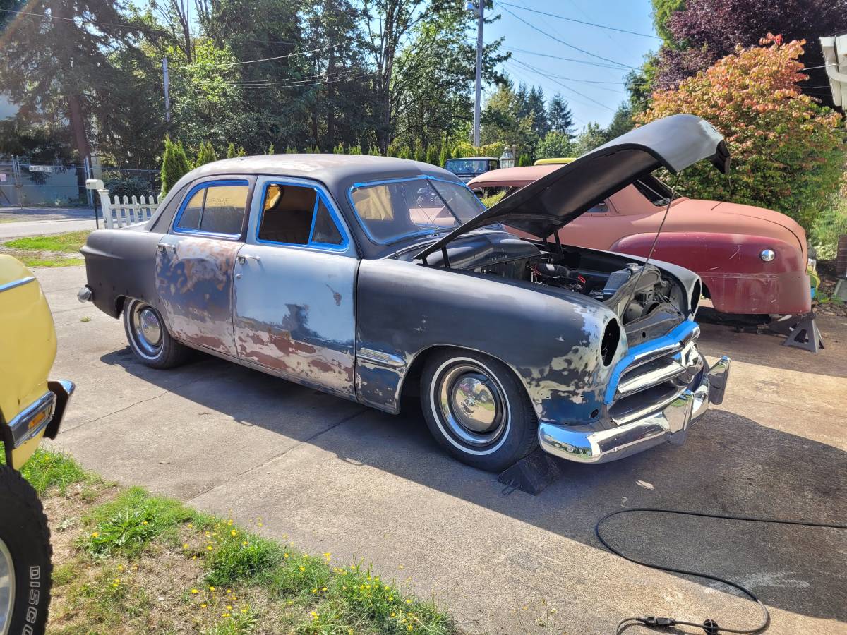 Ford-Custom-1950-10