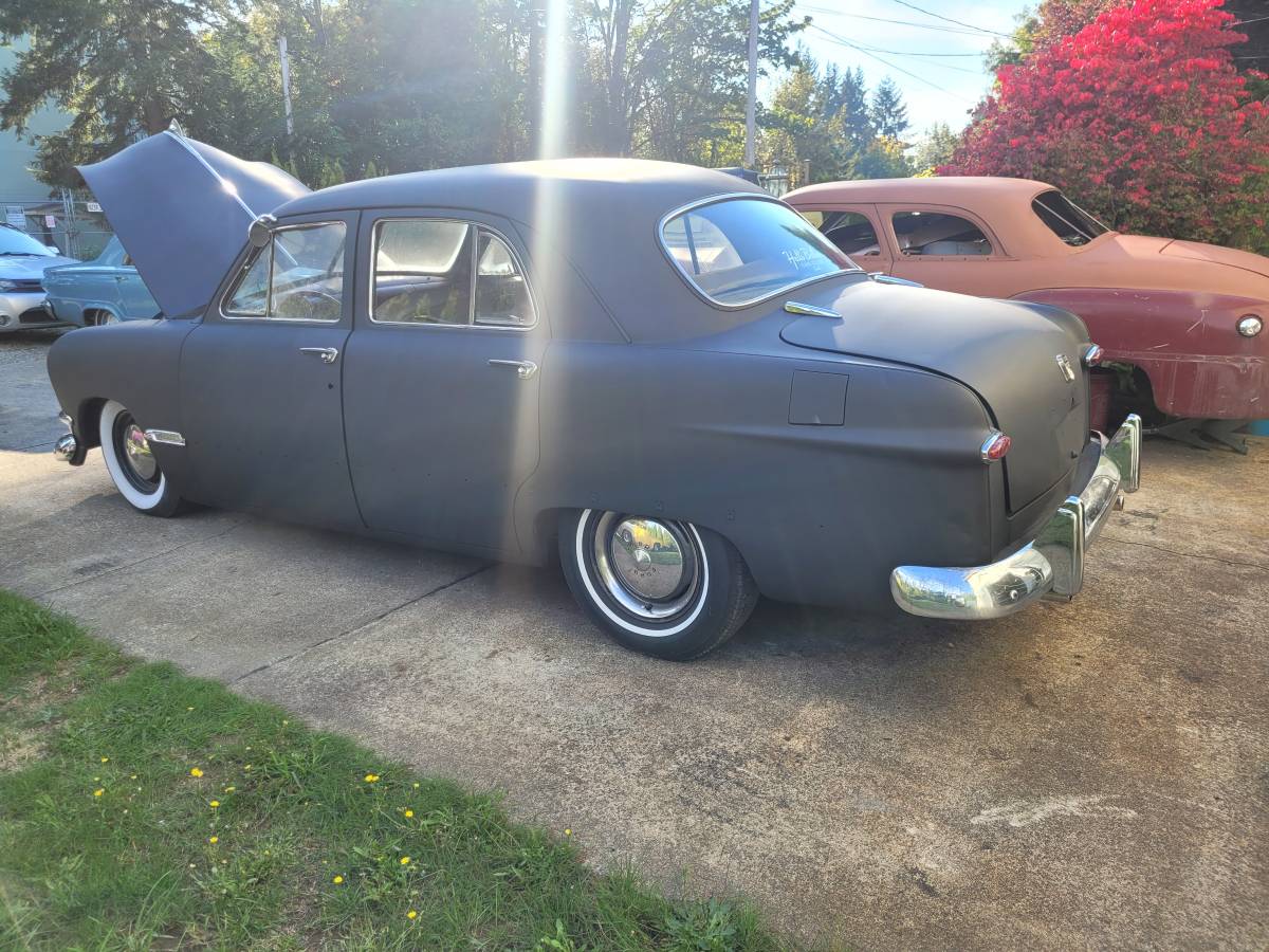 Ford-Custom-1950-4