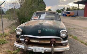 Ford-Custom-2-door-1951-green-98693-12