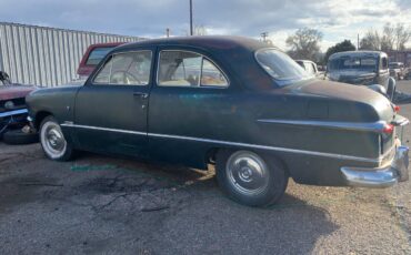 Ford-Custom-2-door-1951-green-98693-15