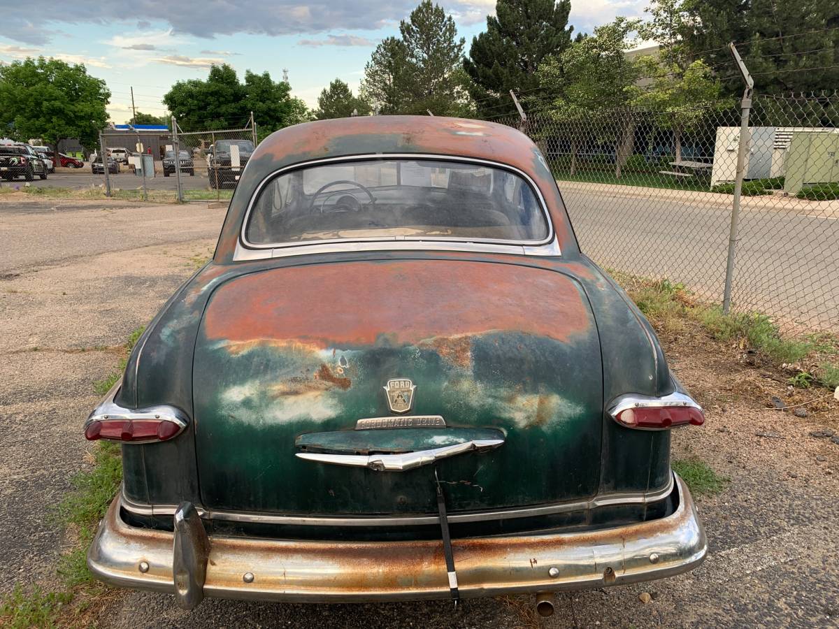 Ford-Custom-2-door-1951-green-98693-3