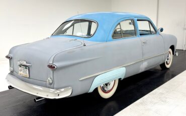 Ford-Custom-Berline-1949-4