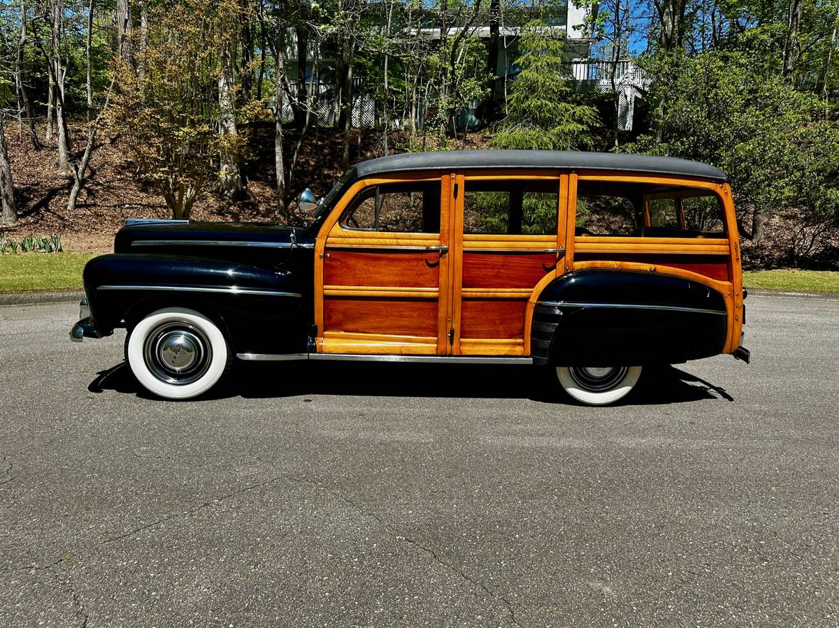 Ford-De-luxe-1947-2