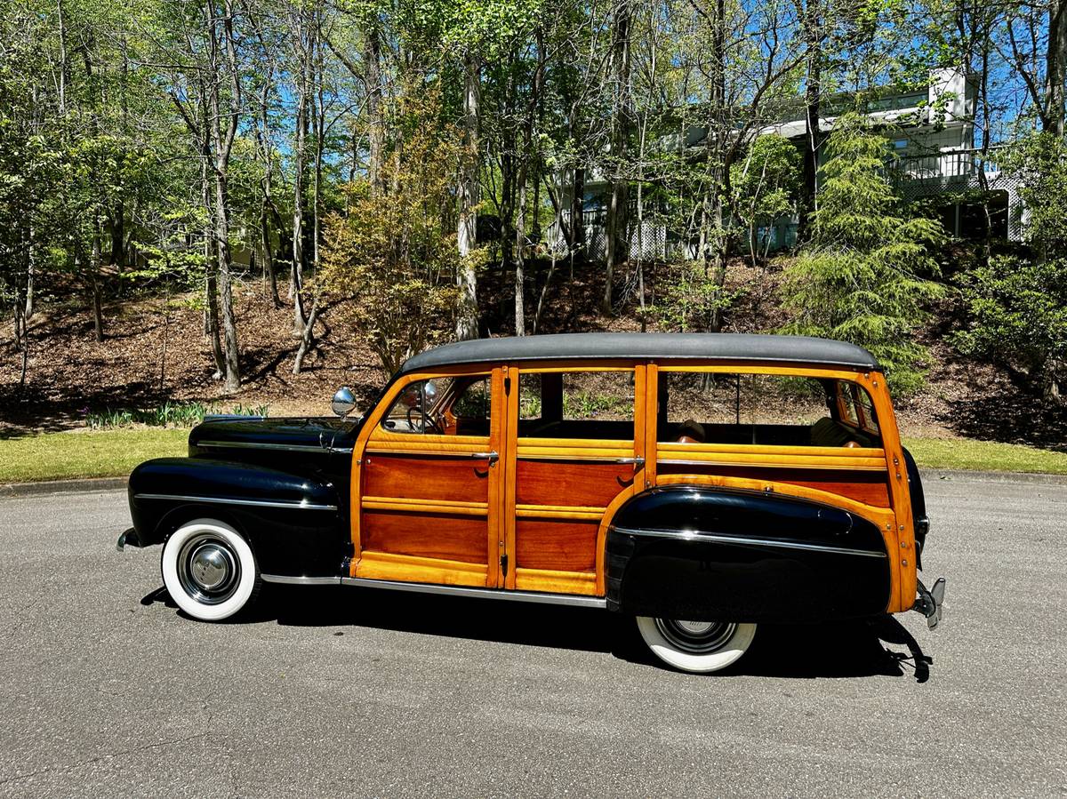 Ford-De-luxe-1947-3