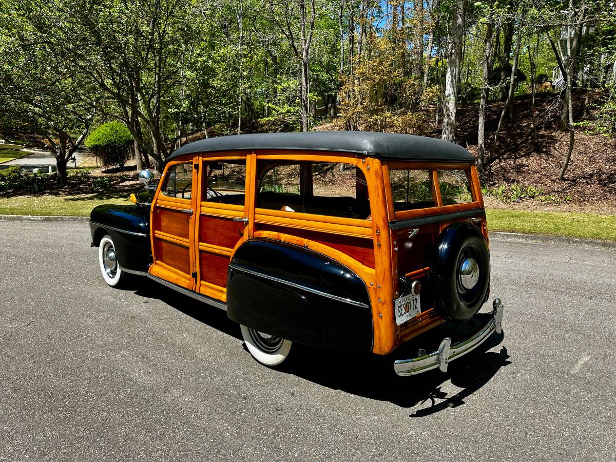 Ford-De-luxe-1947-4