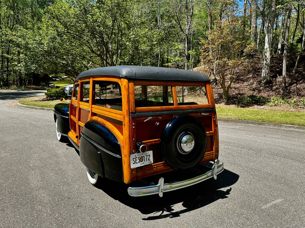 Ford-De-luxe-1947-5