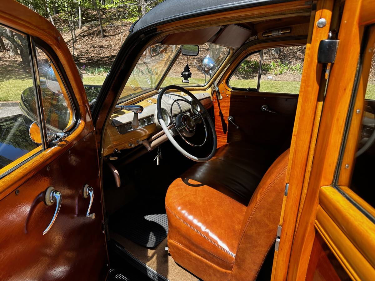 Ford-De-luxe-1947-9