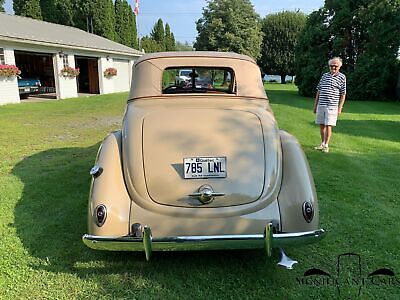 Ford-Deluxe-Convertible-Coupe-1938-9