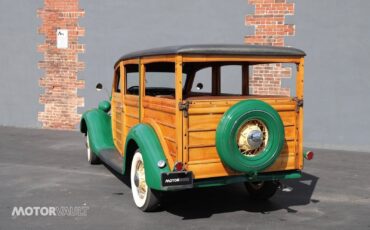 Ford-Deluxe-Wagon-Woodie-1935-35