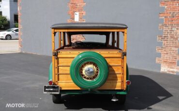 Ford-Deluxe-Wagon-Woodie-1935-37