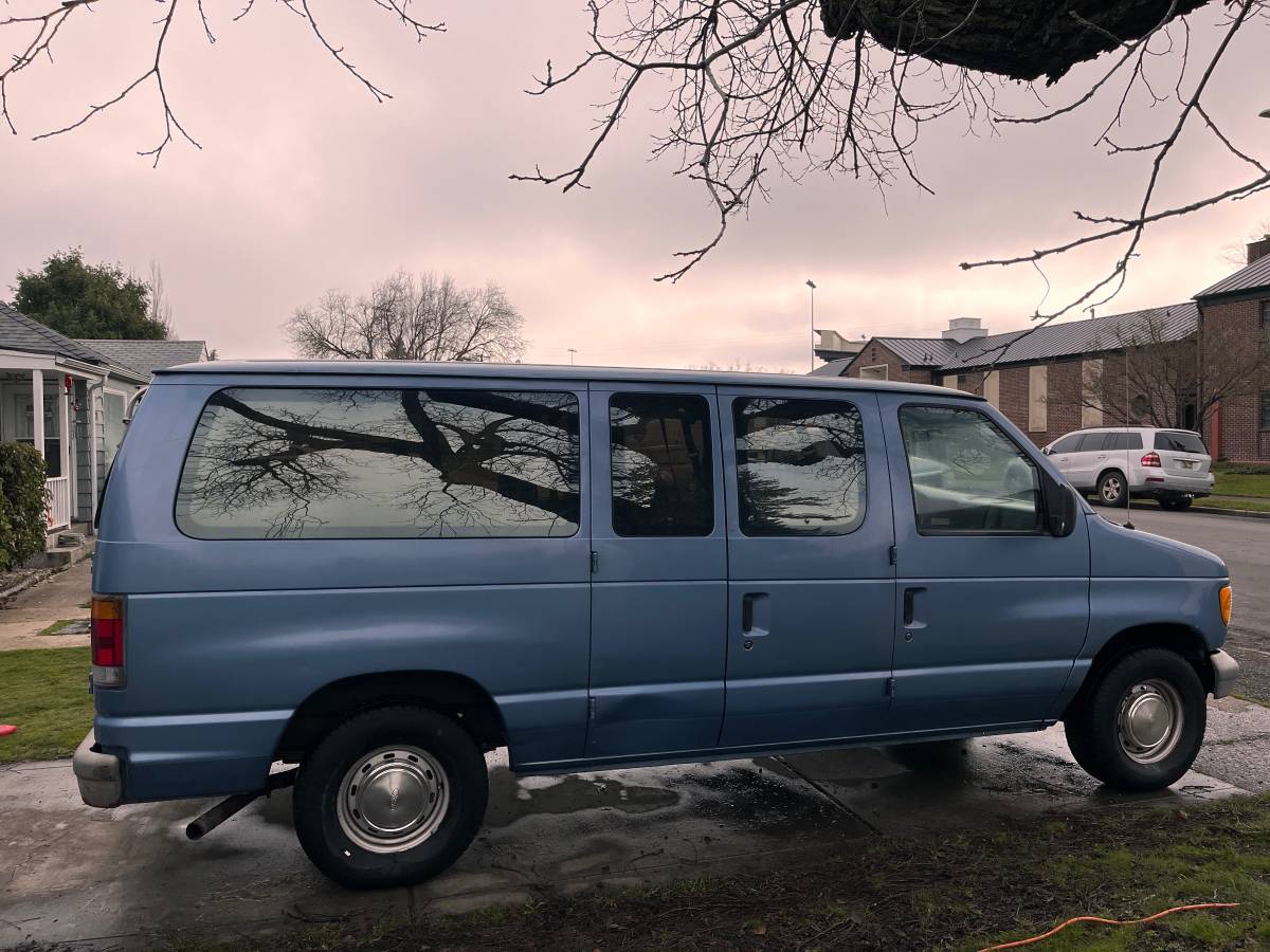 Ford-E-150-econoline-1992-2