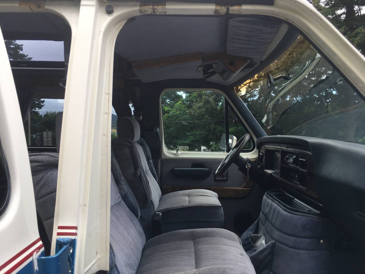 Ford-E150-conversion-van-1989-white-170590-11