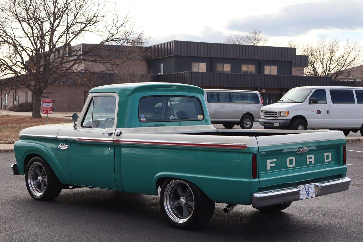 Ford-F-100-1966-7