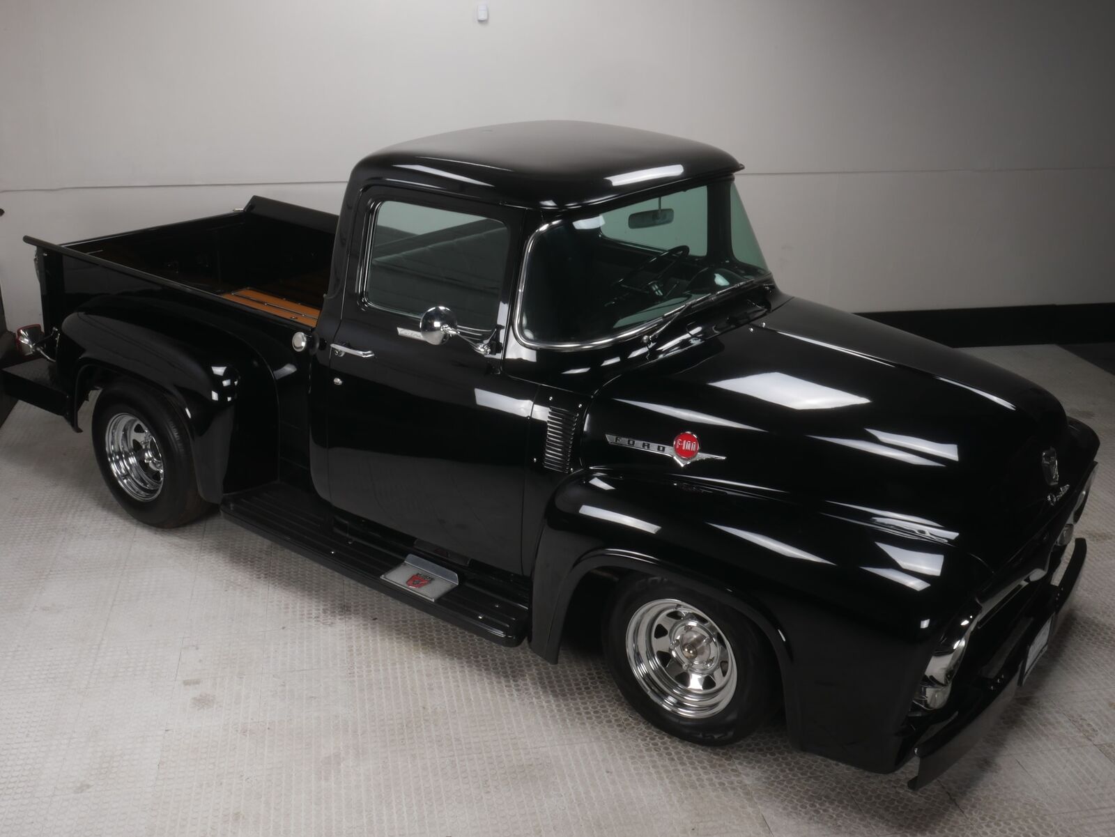 Ford-F-100-Pickup-1956-Black-Black-114201-1