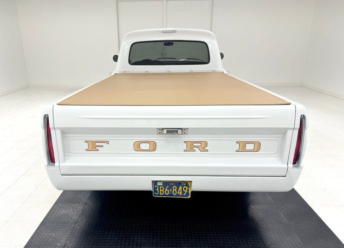 Ford-F-100-Pickup-1964-White-Brown-843-4