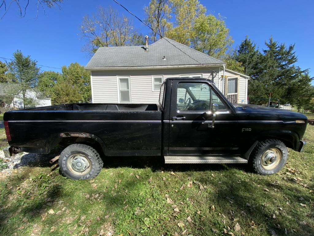 Ford-F-150-1985