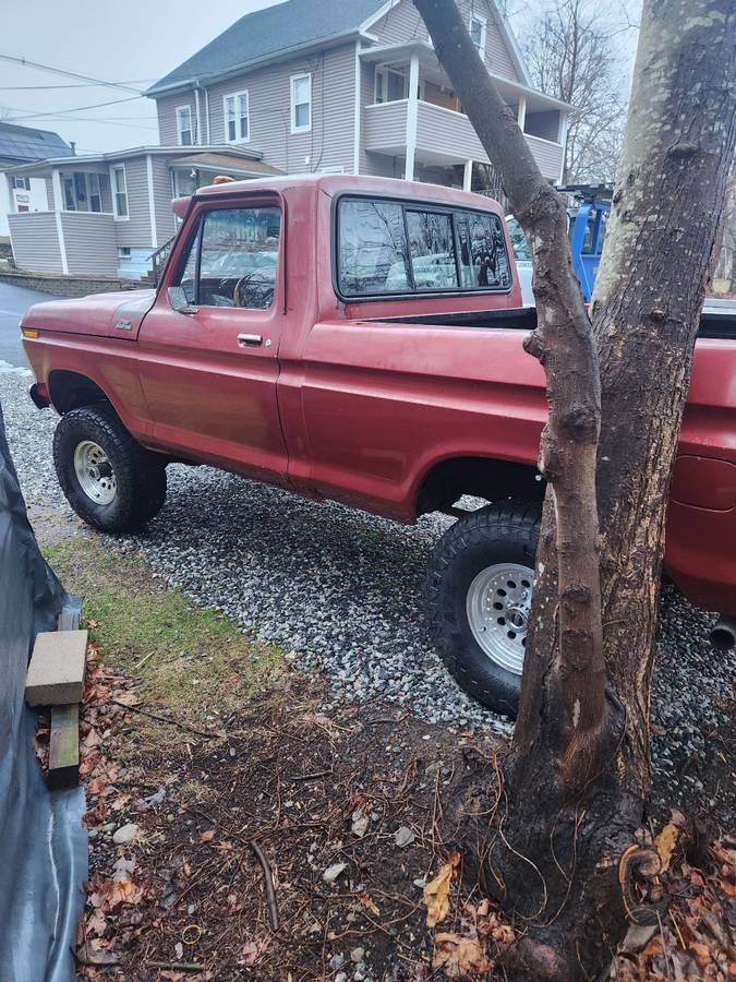 Ford-F-150-6ft-bed-1977-red-115872-2