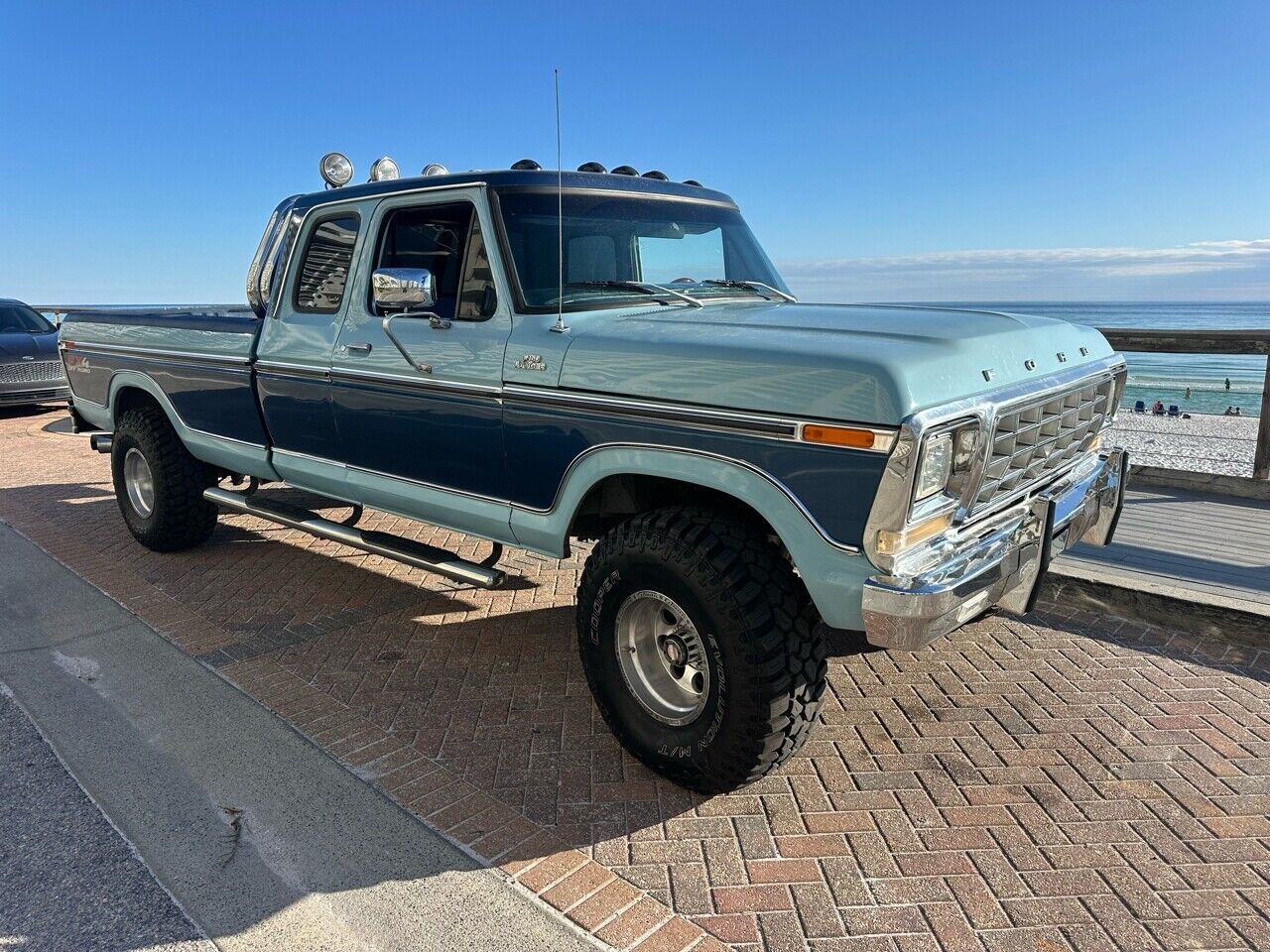 Ford-F-150-Pickup-1979-4