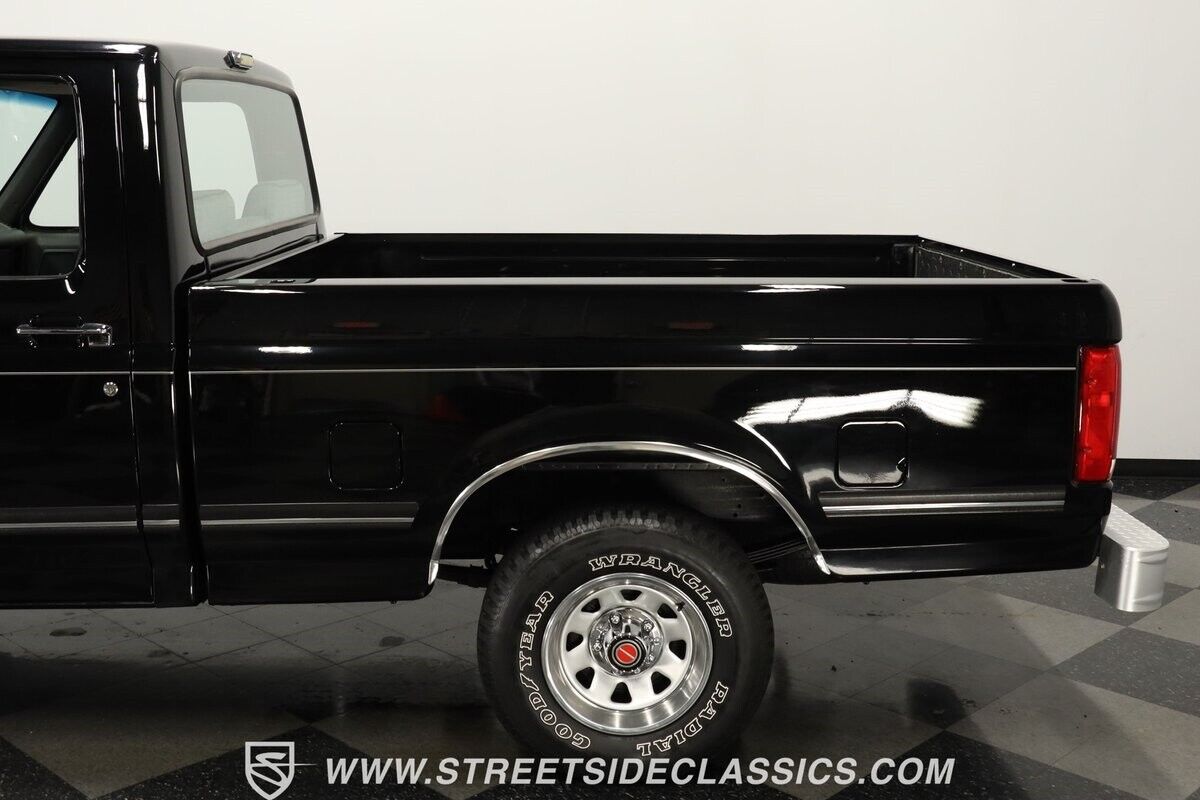 Ford-F-150-Pickup-1991-Black-Gray-703-23