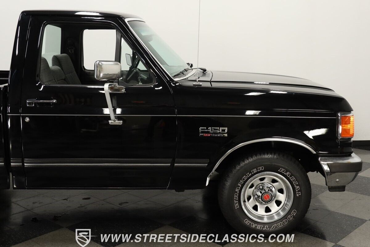 Ford-F-150-Pickup-1991-Black-Gray-703-28