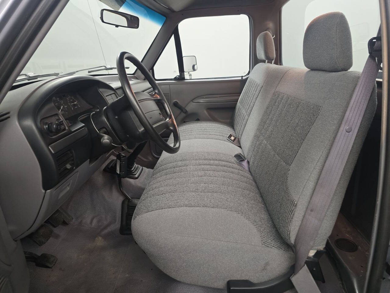 Ford-F-150-Pickup-1995-Gray-Gray-131660-4